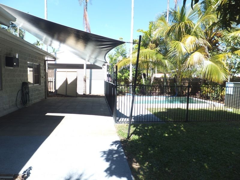 48 Oleander Street, Holloways Beach QLD 4878