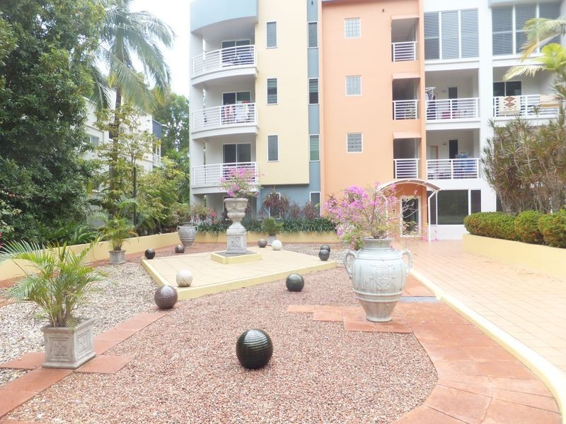 16/2 Deauville Close, Yorkeys Knob QLD 4878