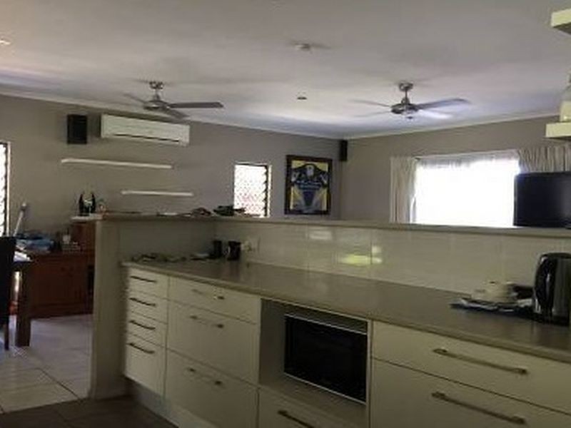 9 Manly Close, Kewarra Beach QLD 4879