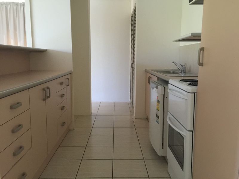 337A/305 CORAL COAST DRIVE, Palm Cove QLD 4879