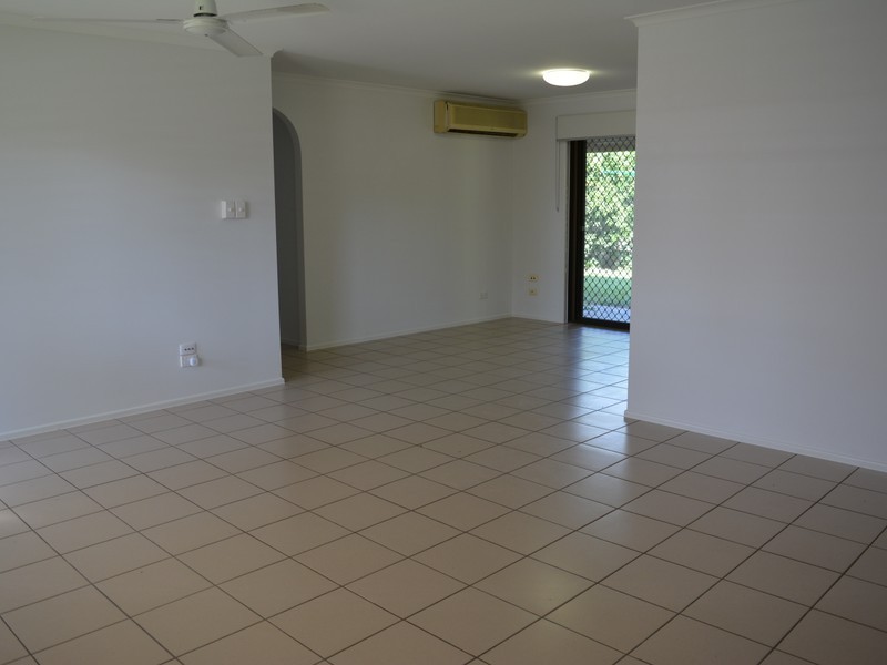 1 Roslyn Close, Yorkeys Knob QLD 4878