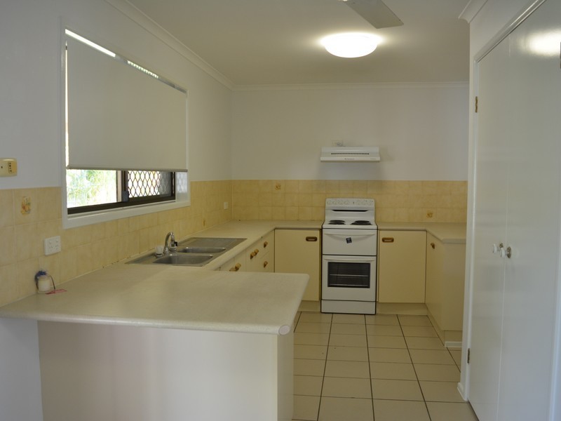 1 Roslyn Close, Yorkeys Knob QLD 4878