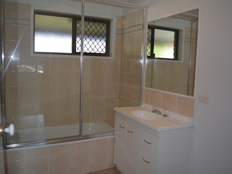 1 Roslyn Close, Yorkeys Knob QLD 4878