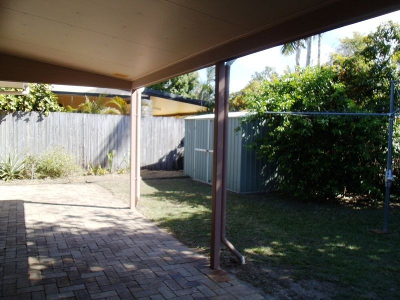 1 Roslyn Close, Yorkeys Knob QLD 4878