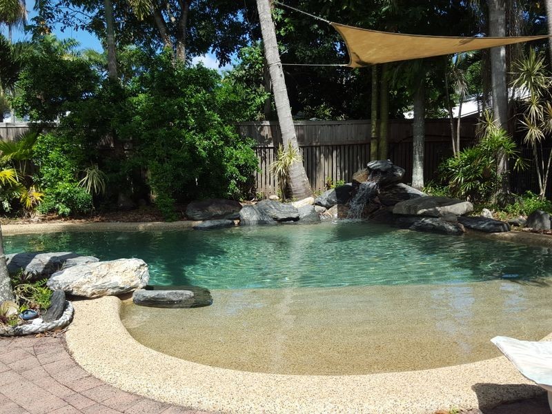 1 Wallum Close, Holloways Beach QLD 4878
