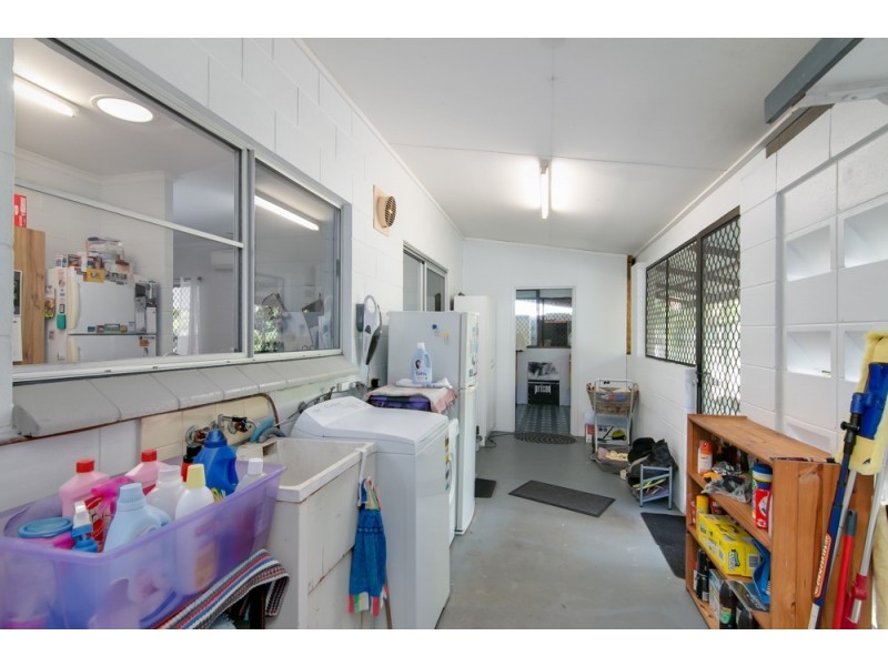 371-373 Varley Street, Yorkeys Knob QLD 4878