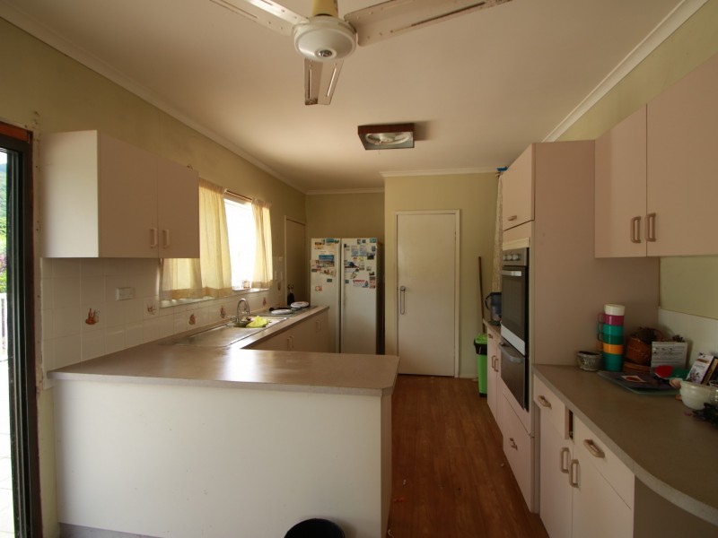 29 Carroo Street, Bayview Heights QLD 4868