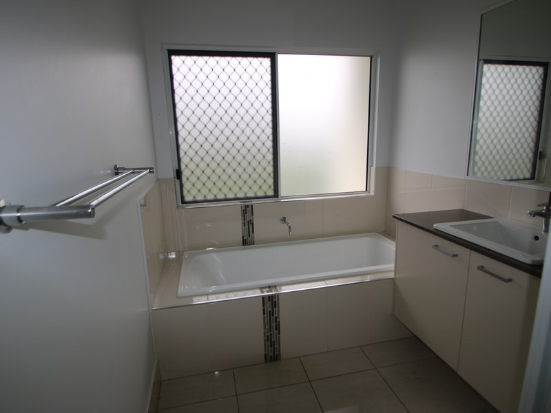 4 Chandos Brace, Smithfield QLD 4878