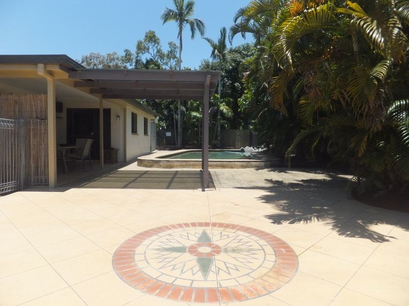 2 Narelle Close, Yorkeys Knob QLD 4878