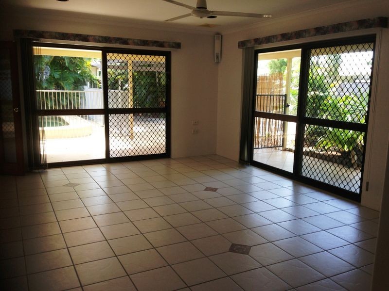 2 Narelle Close, Yorkeys Knob QLD 4878