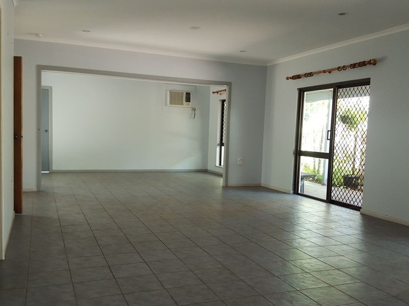 1 Wallum Close, Holloways Beach QLD 4878