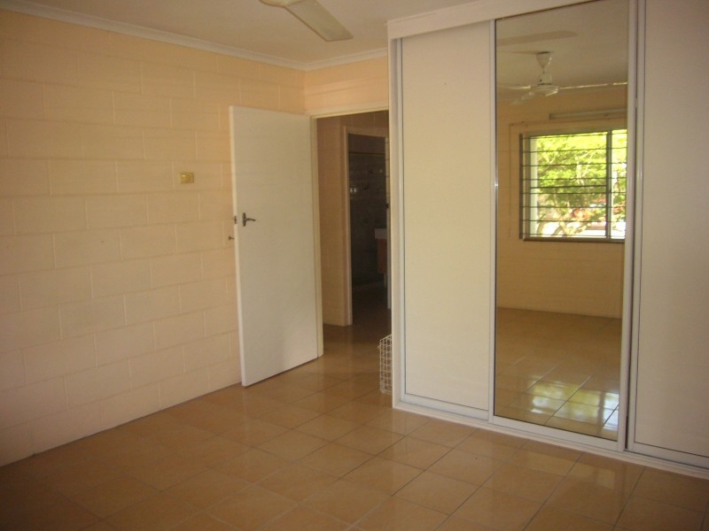 27 Oak Street, Holloways Beach QLD 4878