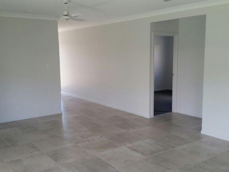 11 Newberry Street, Smithfield QLD 4878