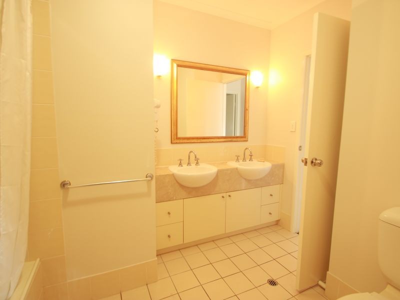 108/2 Greenslopes Street, Cairns North QLD 4870