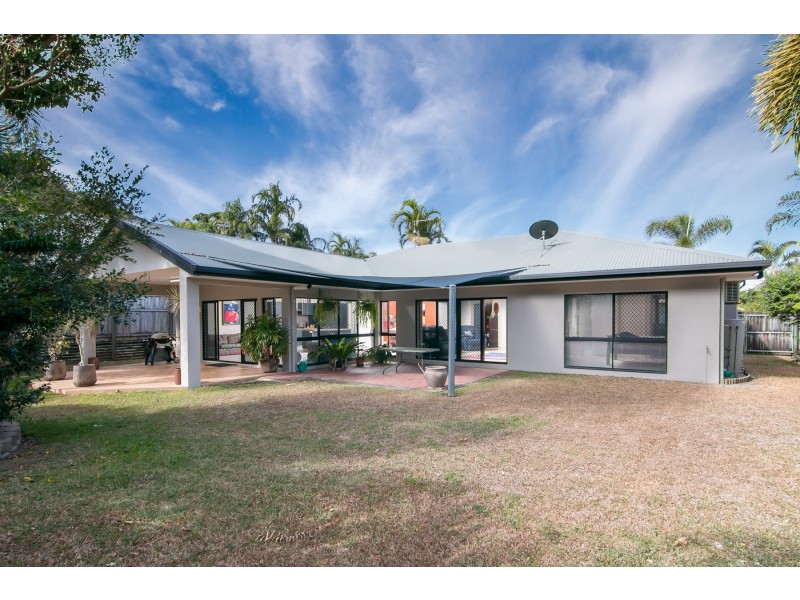 13 Kentia Street, Palm Cove QLD 4879