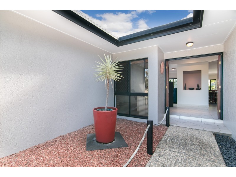 13 Kentia Street, Palm Cove QLD 4879