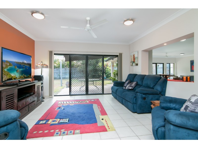 13 Kentia Street, Palm Cove QLD 4879