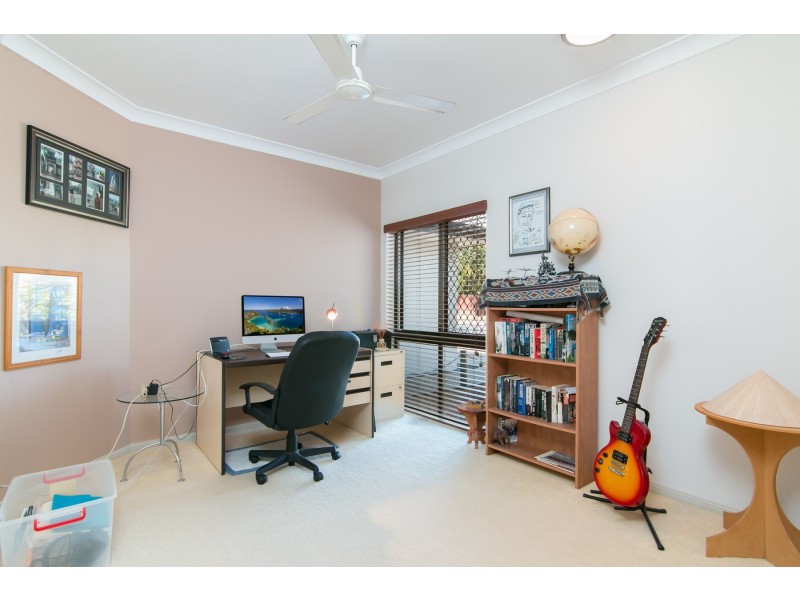 13 Kentia Street, Palm Cove QLD 4879