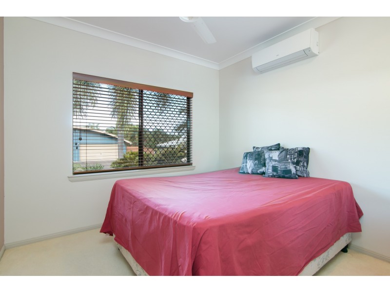 13 Kentia Street, Palm Cove QLD 4879