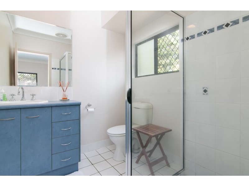 13 Kentia Street, Palm Cove QLD 4879