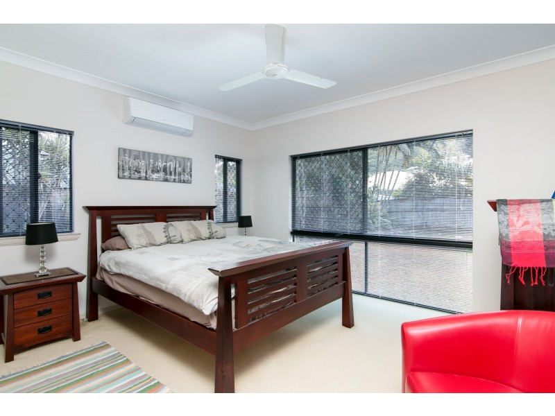 13 Kentia Street, Palm Cove QLD 4879