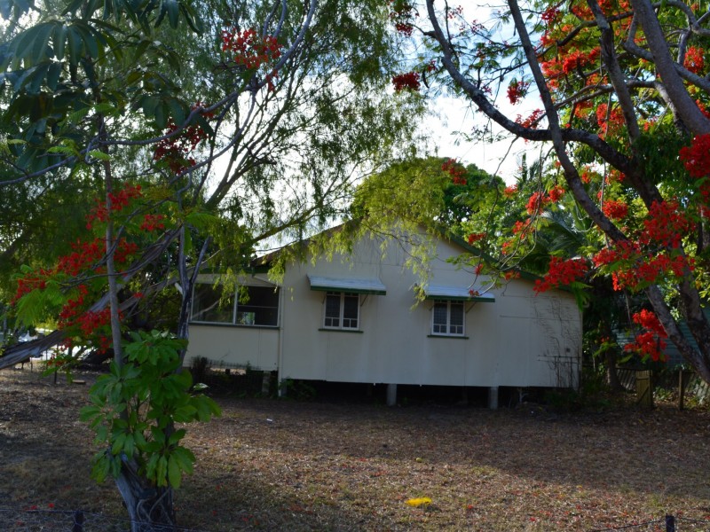 32 Rutherford Street, Yorkeys Knob QLD 4878