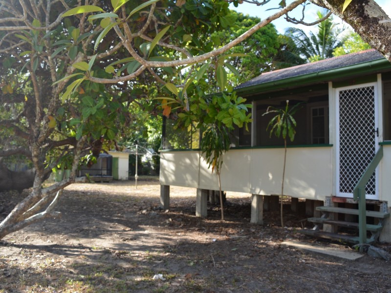 32 Rutherford Street, Yorkeys Knob QLD 4878