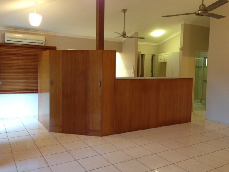 2/1 Josephine Close, Yorkeys Knob QLD 4878