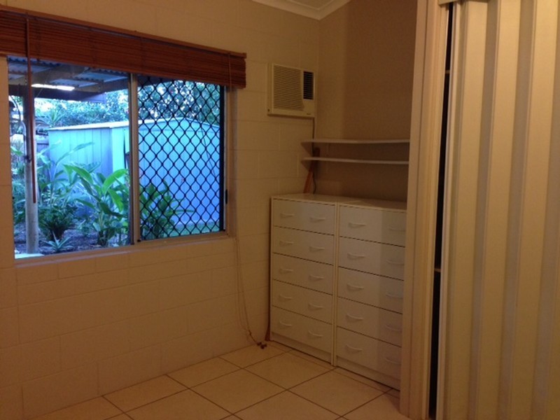 2/1 Josephine Close, Yorkeys Knob QLD 4878