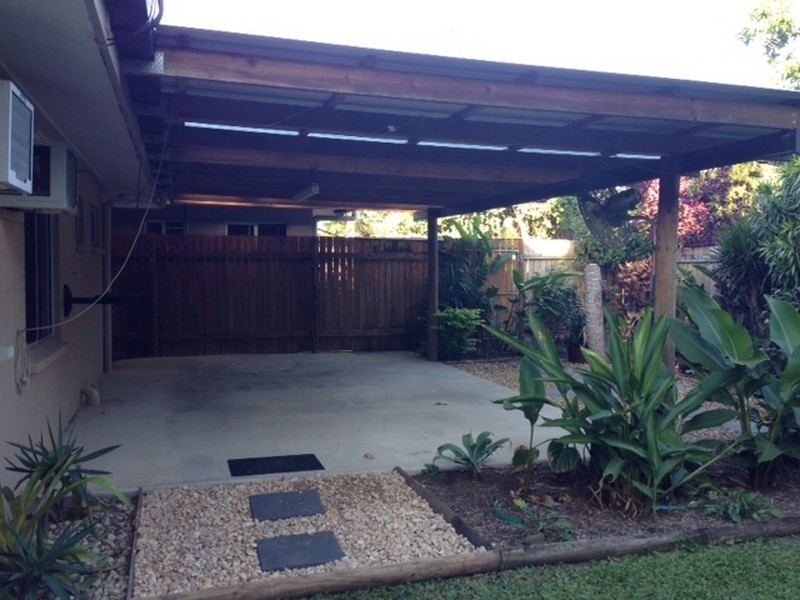 2/1 Josephine Close, Yorkeys Knob QLD 4878