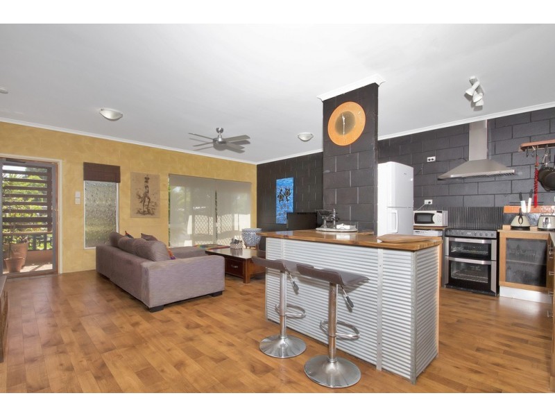 9 Hickory Street, Holloways Beach QLD 4878