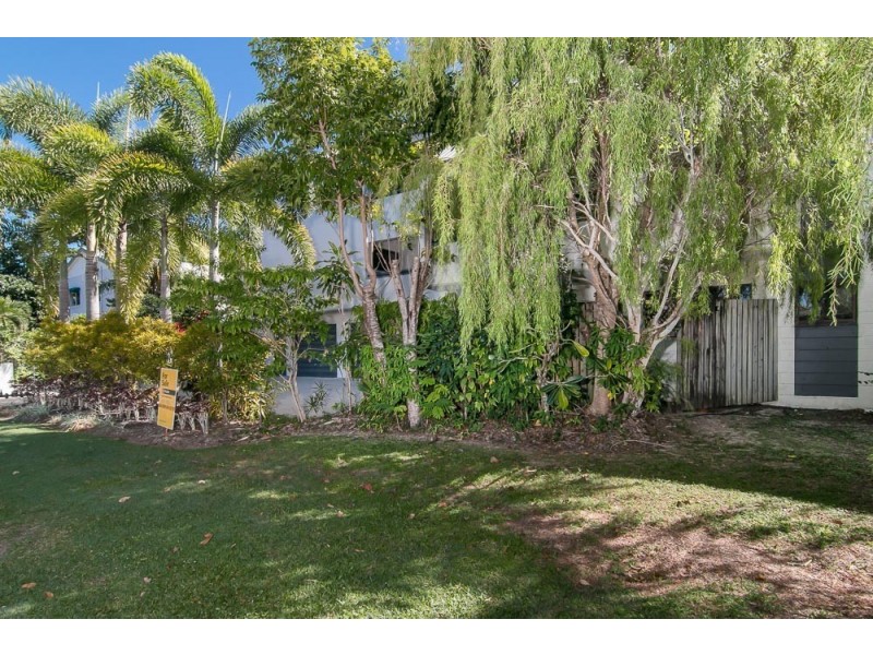 2/22 Rutherford Street, Yorkeys Knob QLD 4878
