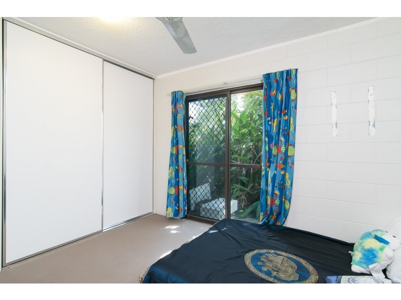2/22 Rutherford Street, Yorkeys Knob QLD 4878