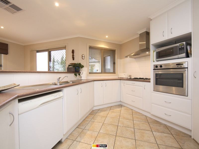 43 Redwood Avenue, Jerrabomberra NSW 2619