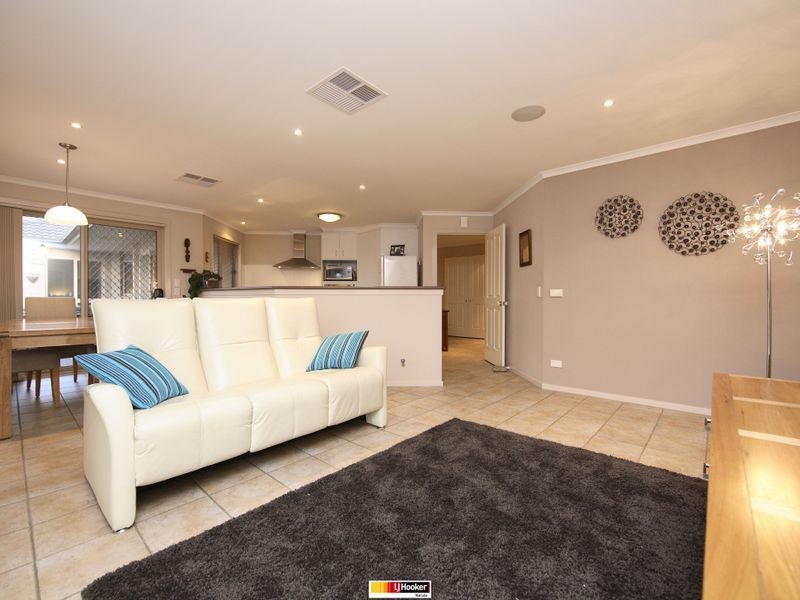 43 Redwood Avenue, Jerrabomberra NSW 2619