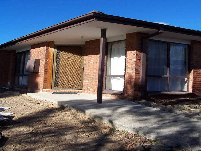 4 Myles Close, Calwell ACT 2905