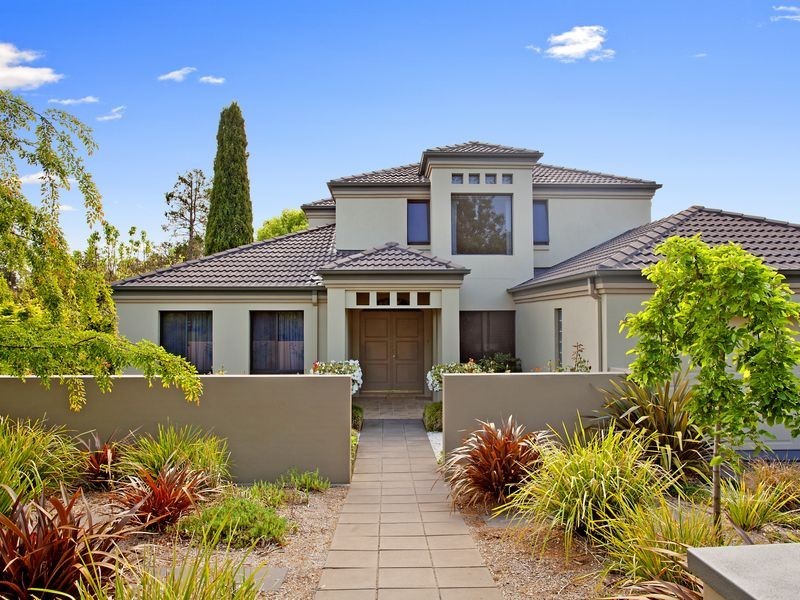 9 Walker Crescent, Griffith ACT 2603