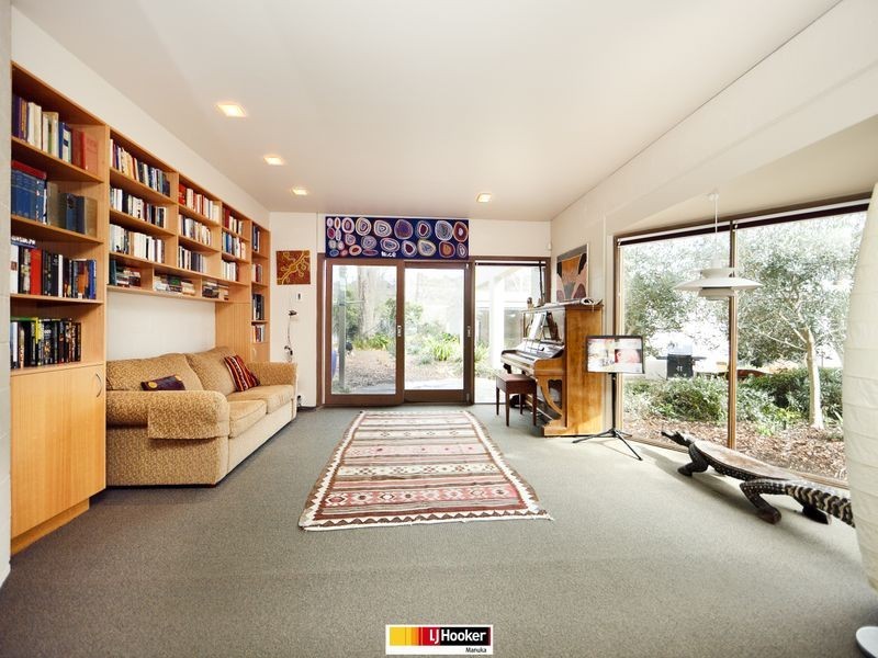 6 Supply Place, Red Hill ACT 2603