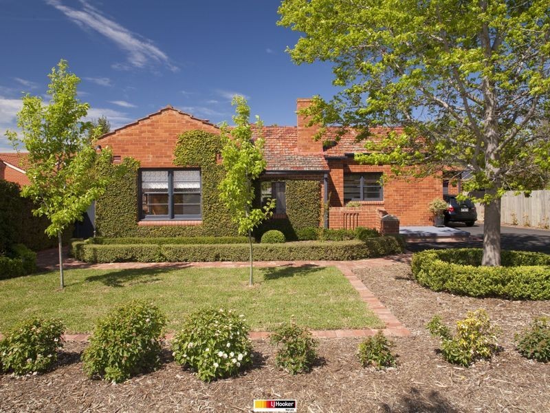 19 McKinlay Street, Narrabundah ACT 2604