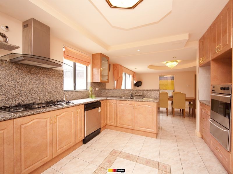 2 Tully Place, Jerrabomberra NSW 2619