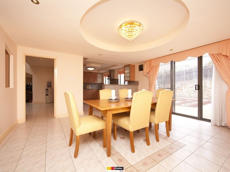 2 Tully Place, Jerrabomberra NSW 2619