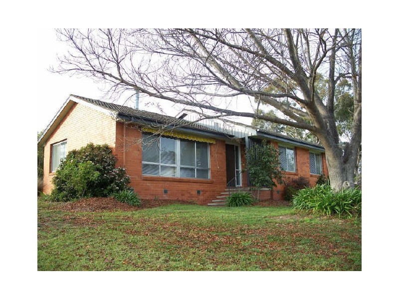 6 Enderby Street, Mawson ACT 2607