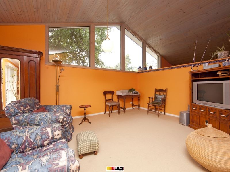 44 Hawkesbury Crescent, Farrer ACT 2607