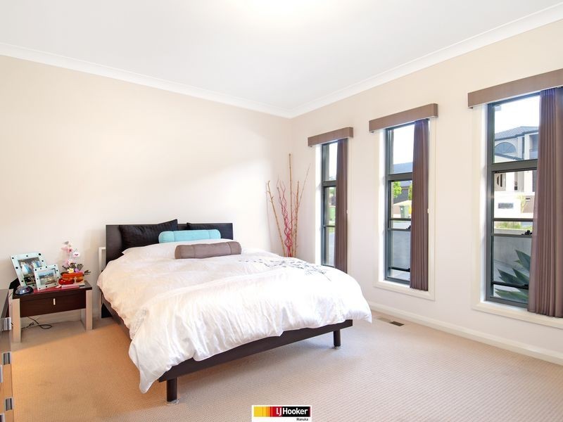 6 Birubi Place, Jerrabomberra NSW 2619