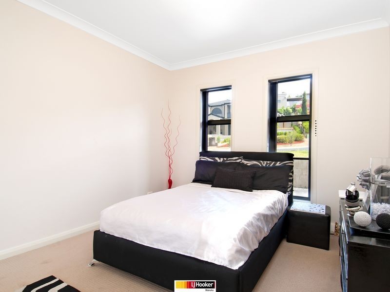 6 Birubi Place, Jerrabomberra NSW 2619