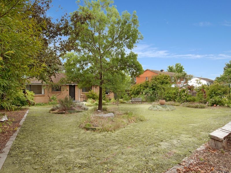 86 Eggleston Crescent, Chifley ACT 2606