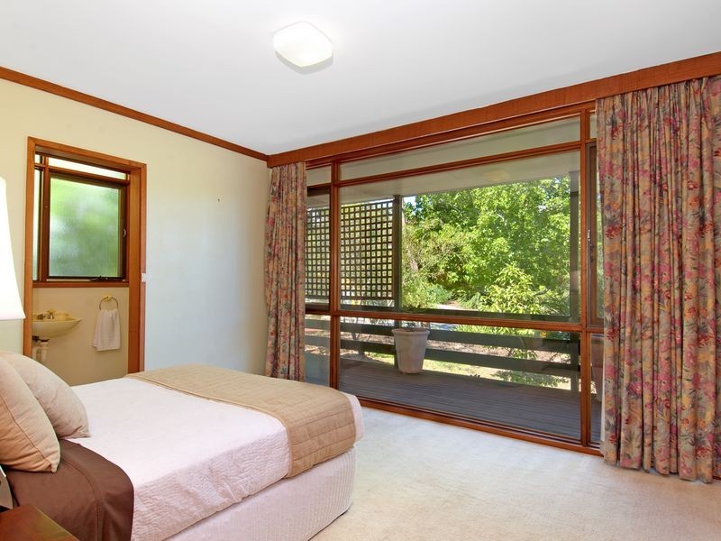 10 Werribee Crescent, Farrer ACT 2607