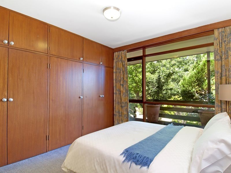 10 Werribee Crescent, Farrer ACT 2607