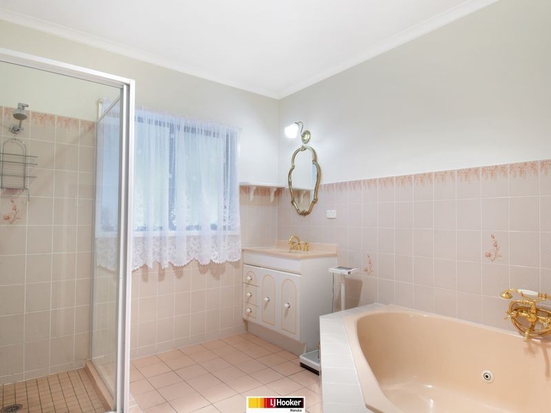 2 Phillipson Crescent, Calwell ACT 2905