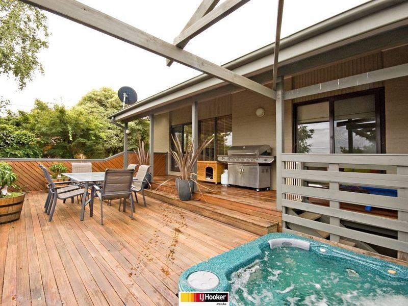 30 Hawkesbury Crescent, Farrer ACT 2607